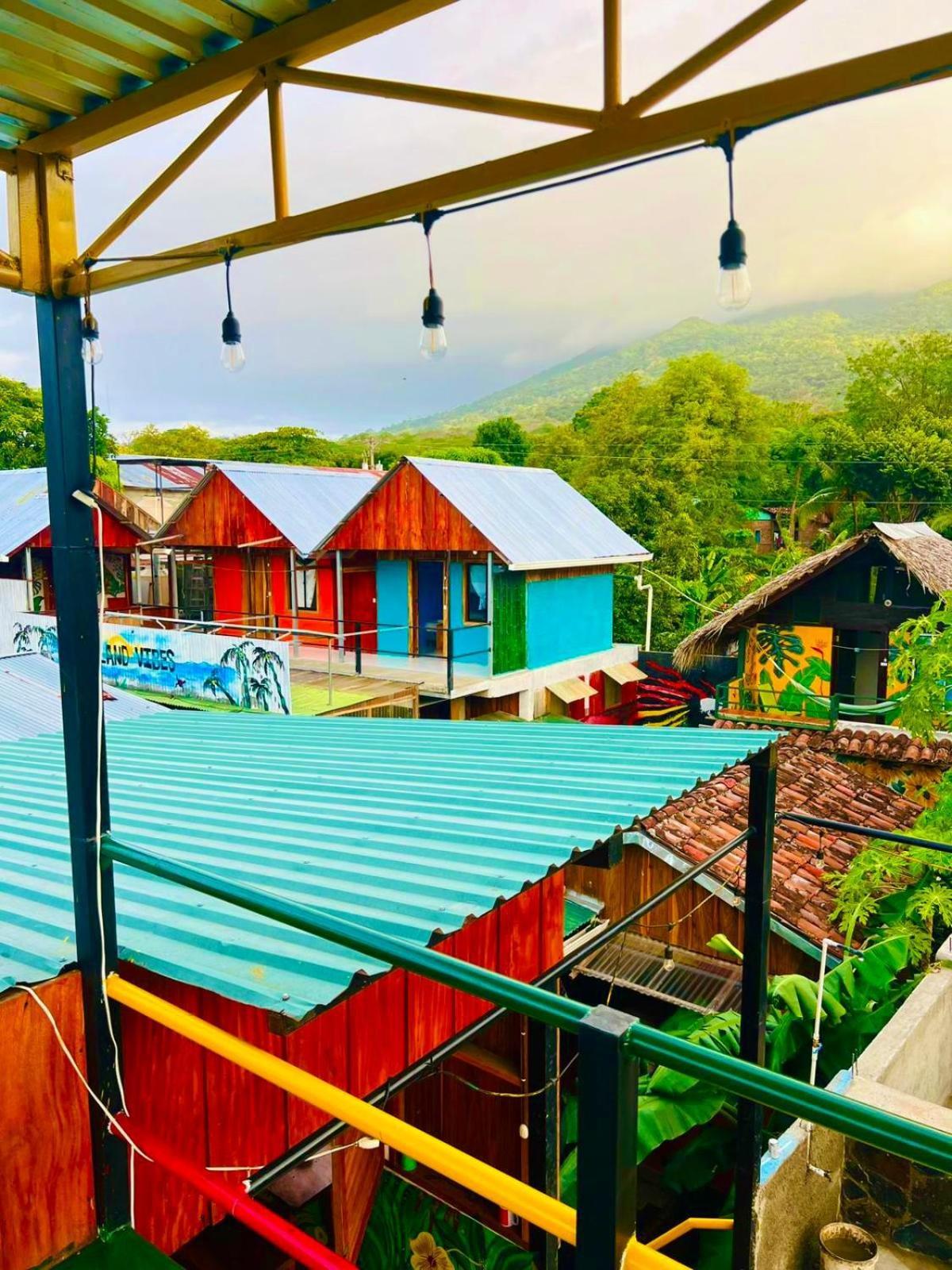 Lazy Crab Hostel Balgue Exterior photo