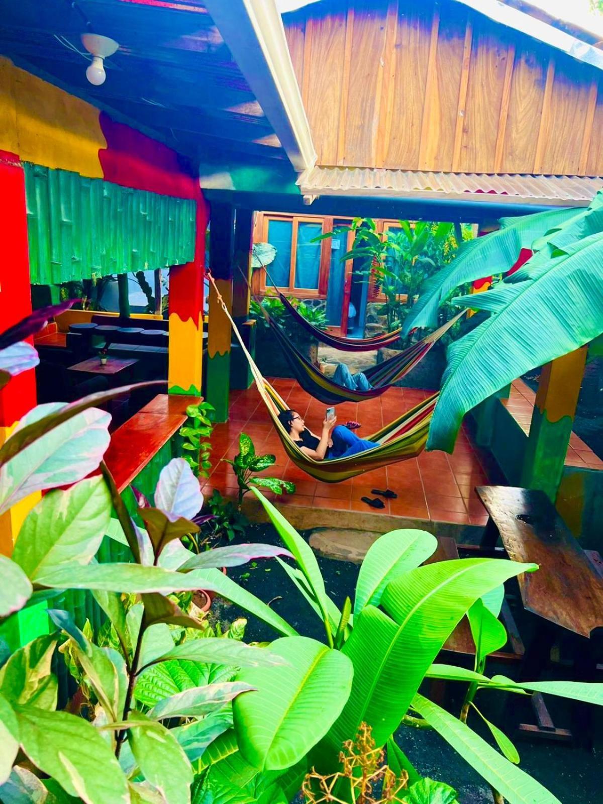 Lazy Crab Hostel Balgue Exterior photo