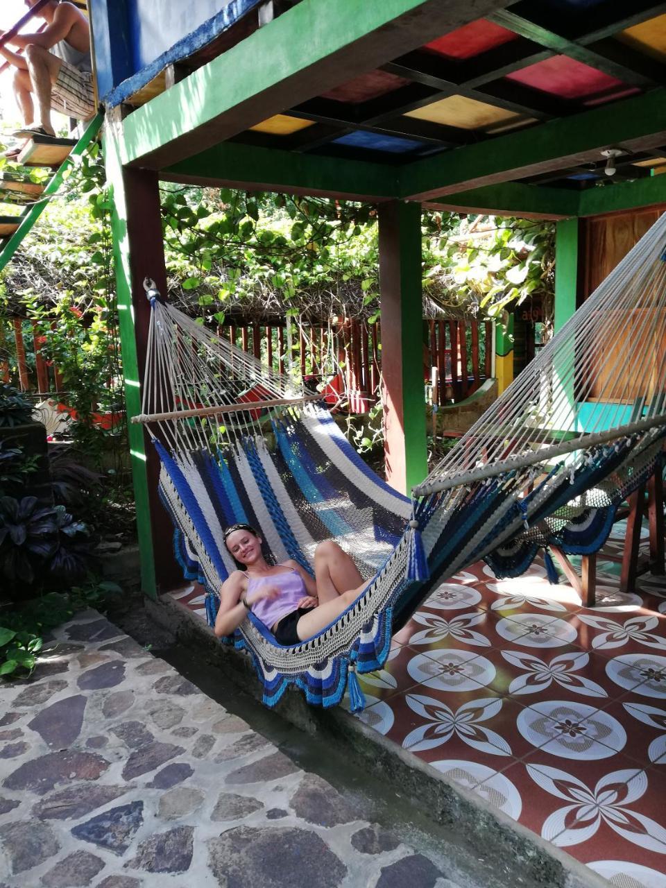 Lazy Crab Hostel Balgue Exterior photo